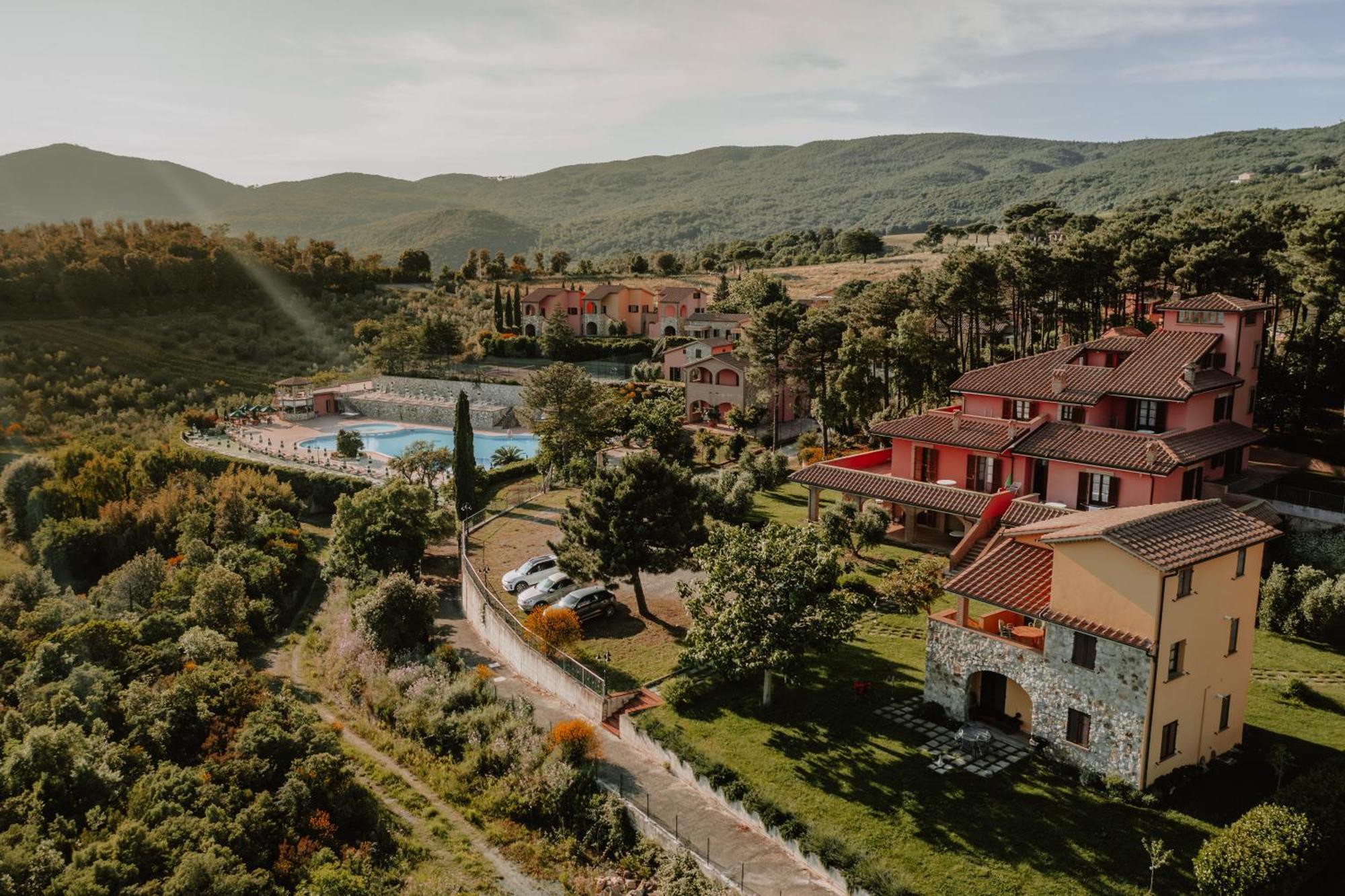 Borgo San Pecoraio Resort Riparbella Exteriör bild